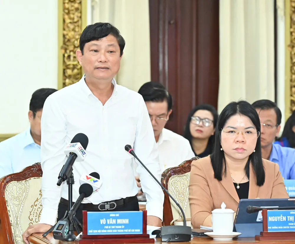 Đồng chí Võ Văn Minh, Phó Bí thư Thành ủy, Chủ tịch HĐND TPHCM phát biểu tại phiên họp. Ảnh: VIỆT DŨNG z6770350993212_47fef51881c95f61fc5353807889d428.jpg