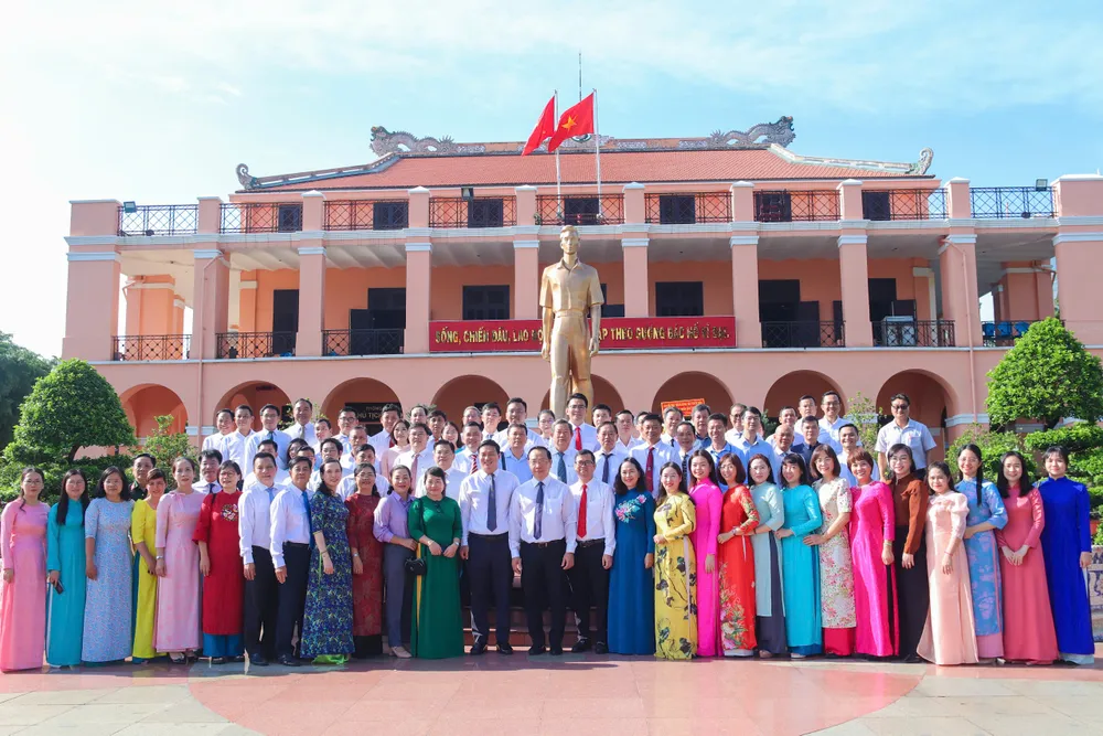 Đại biểu tham dự họp mặt z6859286049594_e8c9681d93c03279650cad90bd15d11b.jpg