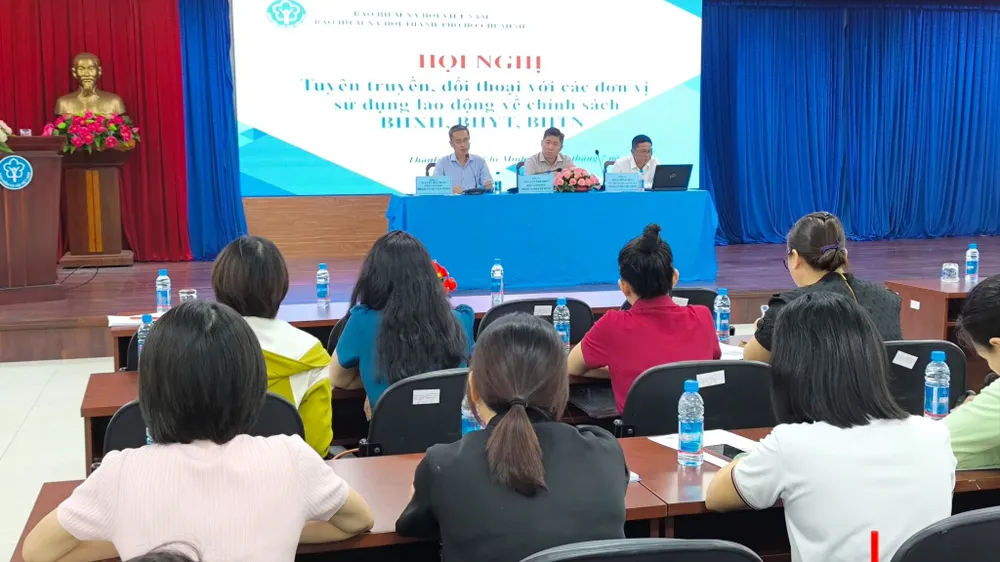 BHXH TPHCM tuyên truyền chính sách BHXH, BHYT đến doanh nghiệp 518371646_620435984410222_5953463364838799784_n.jpg