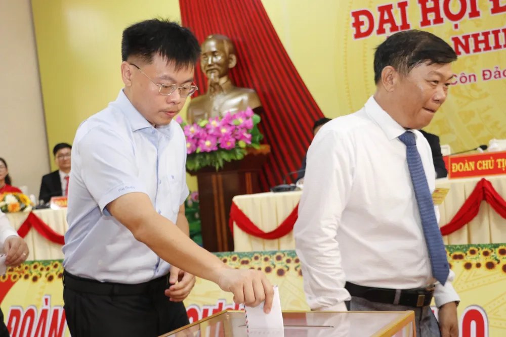 Đại biểu ủng hộ đồng bào khu vực miền núi và trung du Bắc bộ, Bắc Trung bộ bị thiệt hại do mưa, lũ 12.JPG