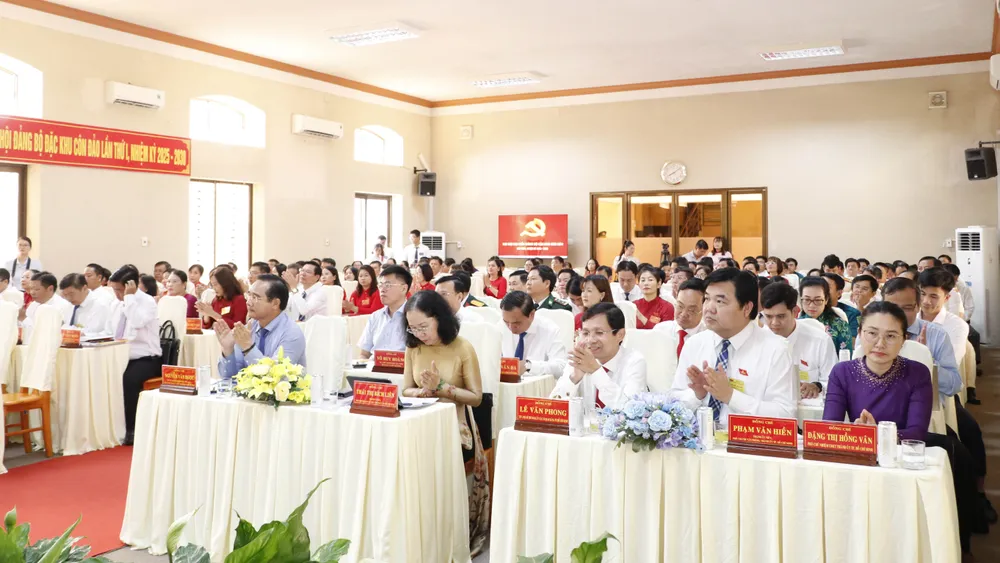 Quang cảnh đại hội 2.JPG