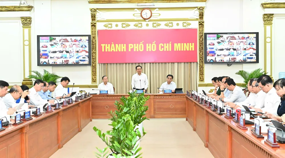 Quang cảnh phiên họp. Ảnh: VIỆT DŨNG z6888617451643_be80e53938088498b237e36343cfbcd1.jpg