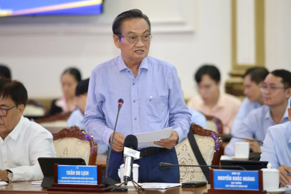 TS Trần Du Lịch phát biểu. Ảnh: DŨNG PHƯƠNG 08c11a54c95b4105184a.jpg