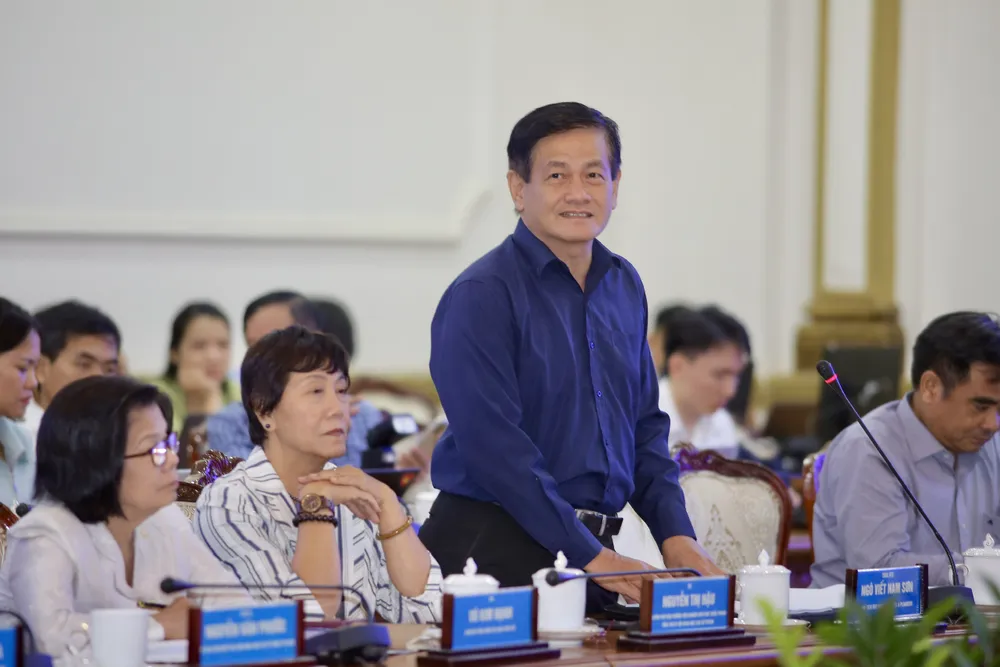 TS-KTS Ngô Viết Nam Sơn phát biểu. Ảnh: DŨNG PHƯƠNG bfdd13abcea346fd1fb2.jpg