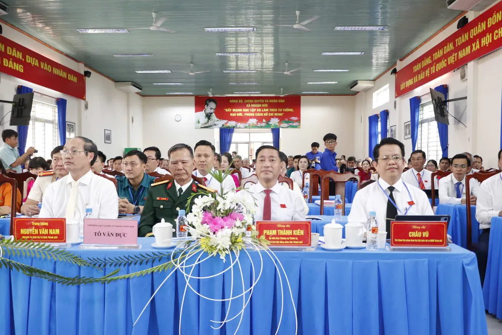 Đại biểu dự đại hội. Ảnh: NGÔ BÌNH z6906302219004_478d7fa0558ee361c43fd30564e32eb4.jpg