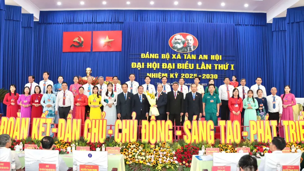 Ra mắt Ban Chấp hành Đảng bộ xã Tân An Hội 673f5c0dd020587e0131.jpg