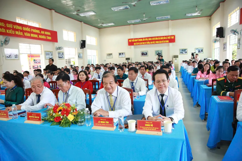Đại biểu dự đại hội 765db1b382800ade5391.jpg