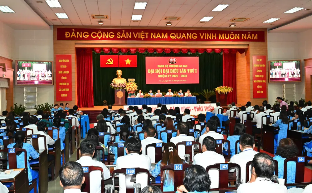 Quang cảnh đại hội. Ảnh: VIỆT DŨNG z6912350350053_2c82a6d64530c30995e4c5d3fe38c7b8.jpg