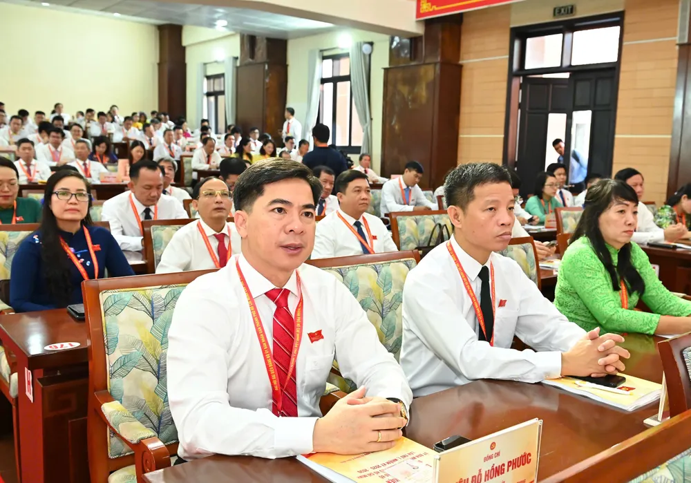 Đại biểu dự đại hội. Ảnh: VIỆT DŨNG z6935494606860_040cd112458aefd2452bc8bfda082aef.jpg