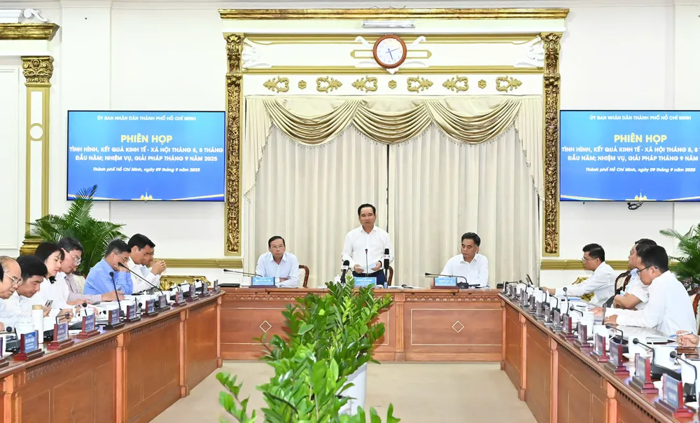 Quang cảnh phiên họp. Ảnh: VIỆT DŨNG z6993908289450_2445141a65534f1baac8aa4edfb05932.jpg