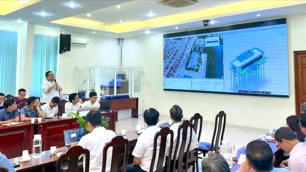Đại diện Portcoast giới thiệu các giải pháp số hóa trong lĩnh vực xây dựng hạ tầng kỹ thuật Pic-2.jpg