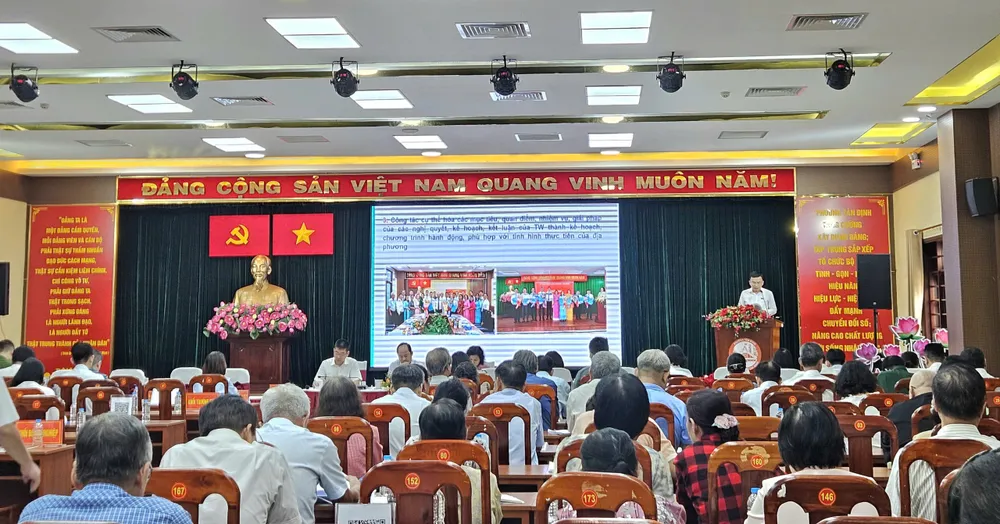 Quang cảnh hội nghị z7044572806076_d3270d3a97d3331248239e1646e5f87b.jpg