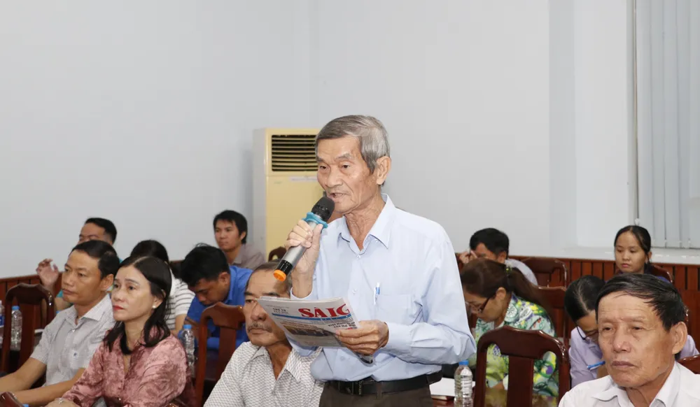 Cử tri nêu ý kiến _MG_1903.JPG