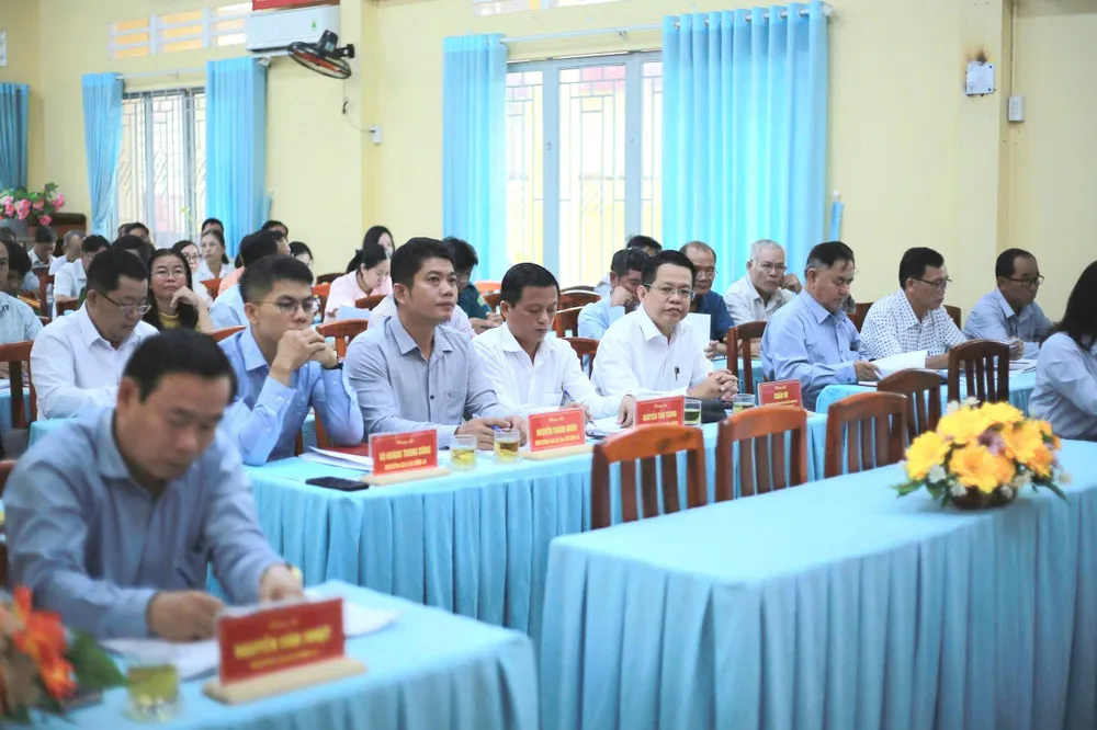 Đại biểu dự hội nghị z7051246820954_74ffb1ae2cbefeb0348c844bac5f2561.jpg