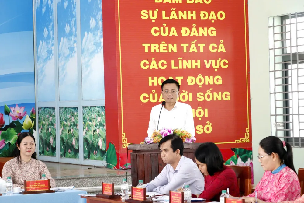 Bí thư Đảng ủy, Chủ tịch HĐND xã Xuân Thới Sơn Nguyễn Văn Tài phát biểu z7073140602204_1ce0972e85e0c5a63777144f192436a6.jpg