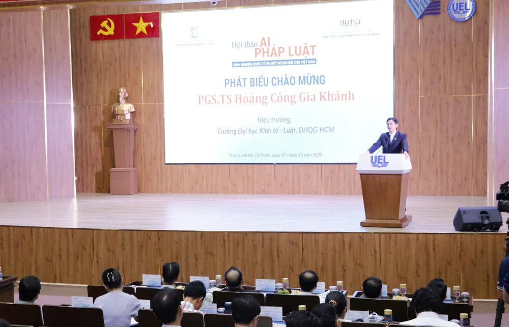 PGS.TS Hoàng Công Gia Khánh phát biểu tại hội thảo z7091150574453_1a710aaccd87251b93eb172fabfd12e4.jpg