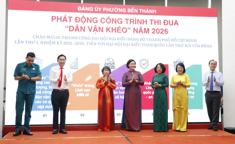 Lãnh đạo phường Bến Thành cùng các đại biểu phát động công trình thi đua “Dân vận khéo” năm 2026 z7121575356082_743b141434d1c50067575d542cde2b6d.jpg