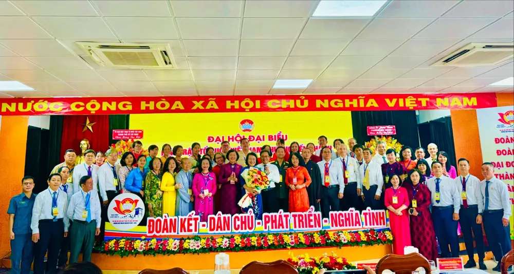 Ra mắt Ủy ban MTTQ Việt Nam phường Bến Thành nhiệm kỳ 2025-2030 z7129398544010_f0e848242d623735abaf03fb12656ca8.jpg