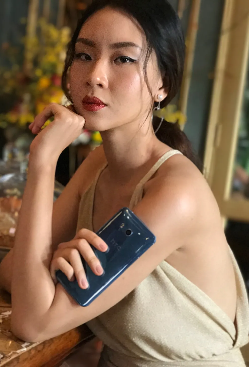 HTC U11 giá 16.990.000 đồng ảnh 2