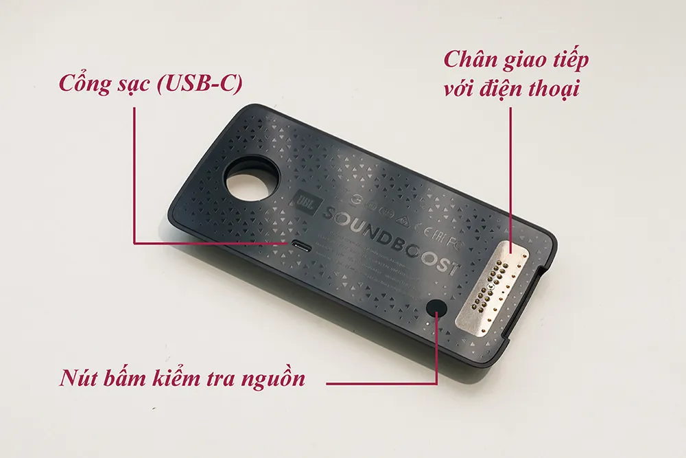 Thú vị với MotoZ2 Play cùng phụ kiện âm thanh Moto Mods ảnh 2 Thú vị với MotoZ2 Play cùng phụ kiện âm thanh Moto Mods ảnh 2