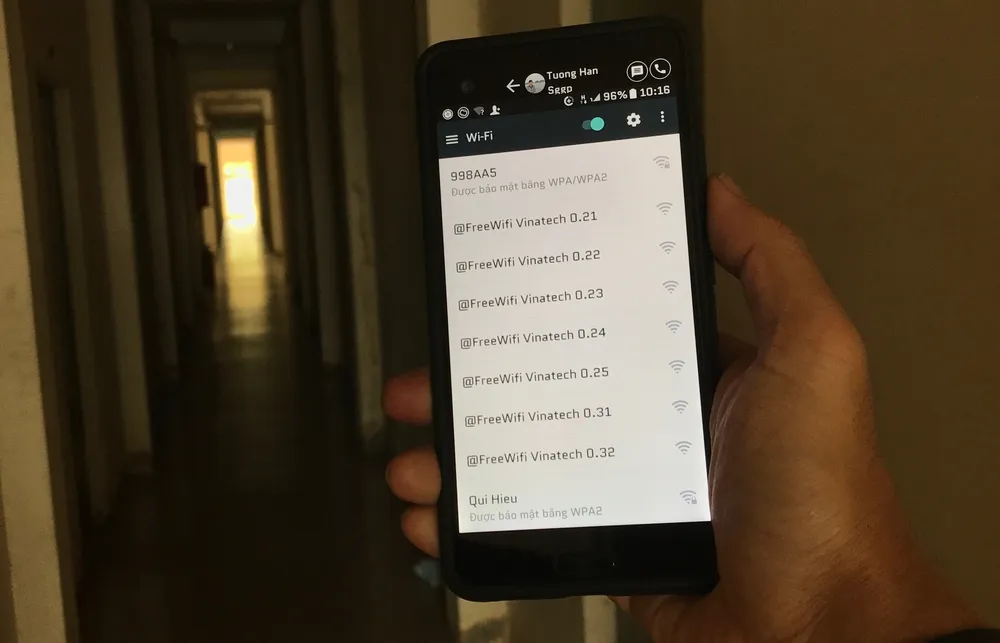 Công nhân tha hồ dùng wifi miễn phí ảnh 2
