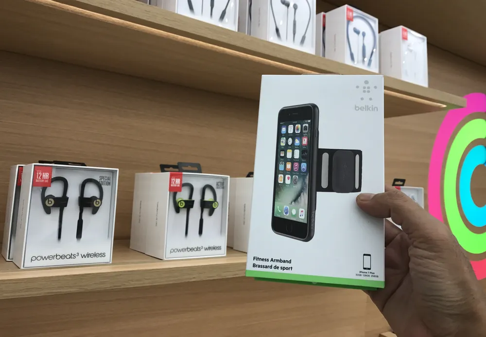 Sang trọng và gần gũi ở cửa hàng chính hãng Apple ảnh 6 Sang trọng và gần gũi ở cửa hàng chính hãng Apple ảnh 6