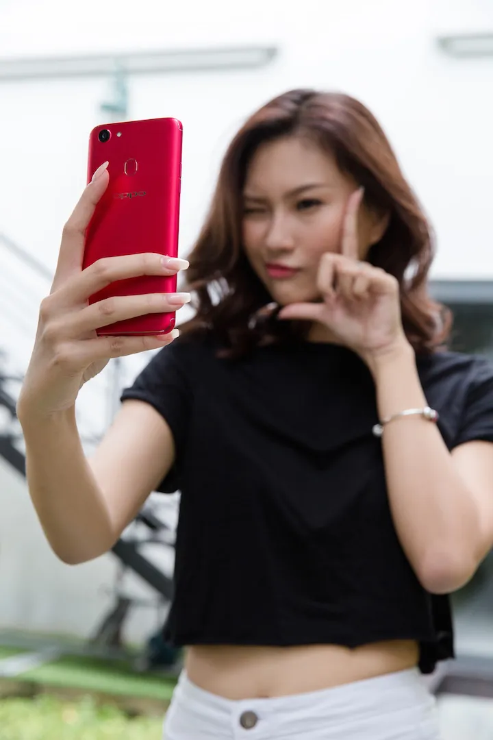OPPO F5, càng selfie càng đẹp ảnh 1