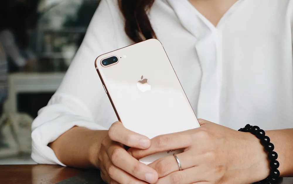 FPT Shop đã cho  đặt mua iPhone 8/8 Plus chính hãng  ảnh 1