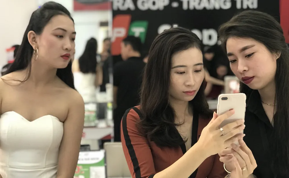 FPT Shop giao iPhone 8 đến tận nhà, trong đêm ảnh 3