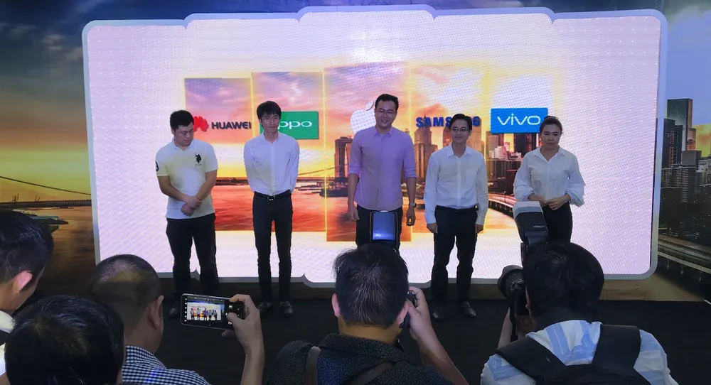 Hướng người dùng đến di động màn hình tràn ảnh 1