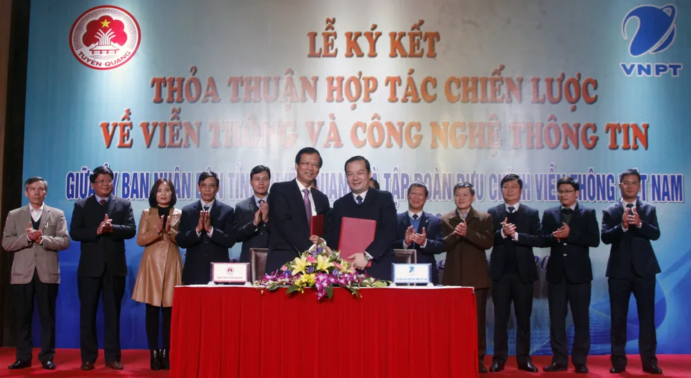 Ký kết chiến lược phát triển đô thị thông minh giữa VNPT và Tuyên Quang