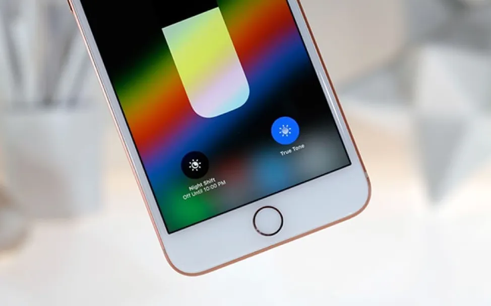 iPhone 8 Plus vừa mạnh mẽ vừa “truyền thống“ ảnh 3