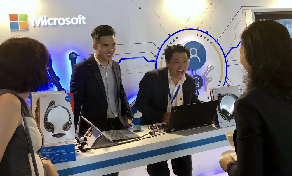 Microsoft Azure hay AI... đã đang ở trước mặt mỗi người ảnh 2