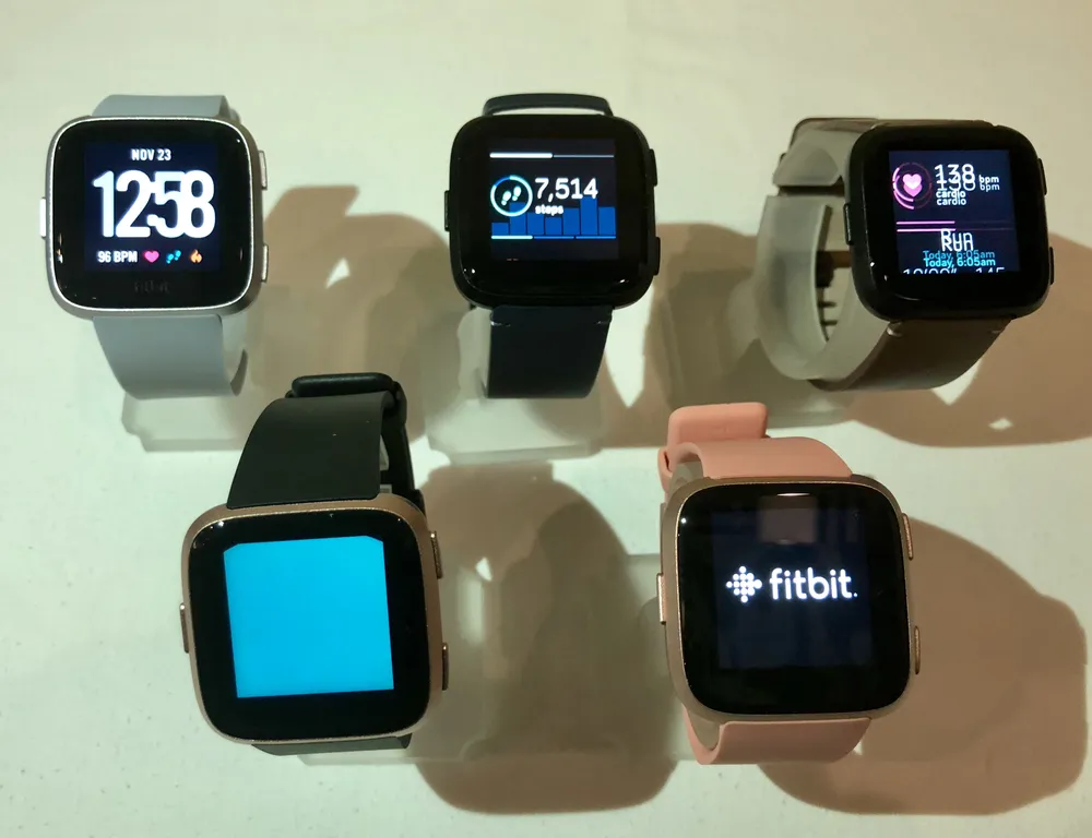 Fitbit Versa, đồng hồ thông minh có mặt kim loại nhẹ nhất ảnh 2