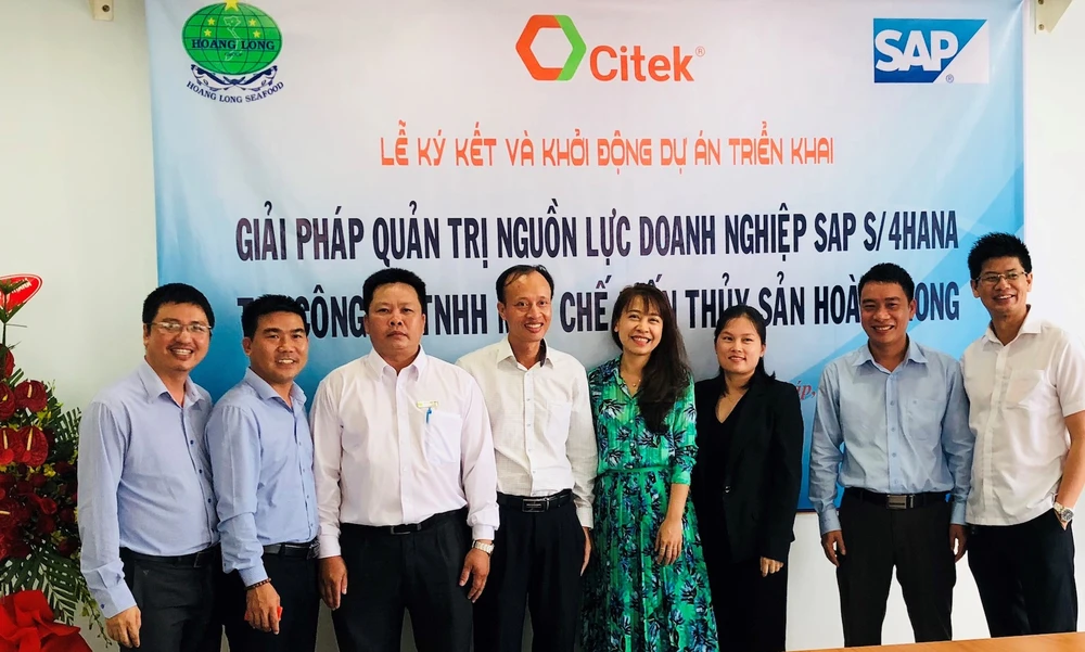 Đại diện CITEK và Thủy sản Hoàng Long tại lễ ký kết