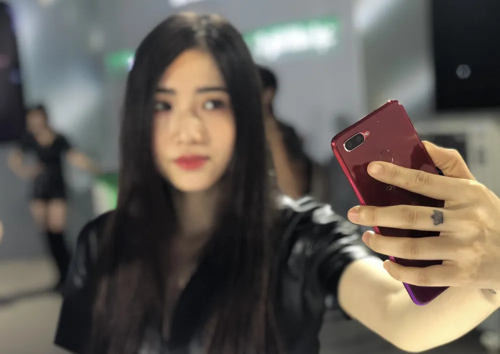 OPPO F9, nâng cấp hoàn hảo, giá gần 7,7 triệu đồng ảnh 4