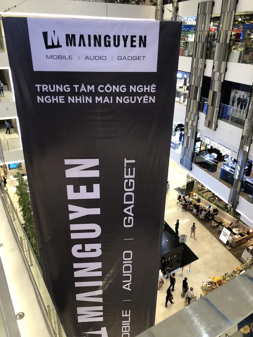 Mai Nguyên mở cửa hàng lớn ở Saigon Centre, thêm Bose sát bên cạnh ảnh 1 Mai Nguyên mở cửa hàng lớn ở Saigon Centre, thêm Bose sát bên cạnh ảnh 1