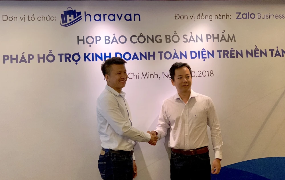 Đại diện Haravan cùnng Zalo tại lễ ký kết