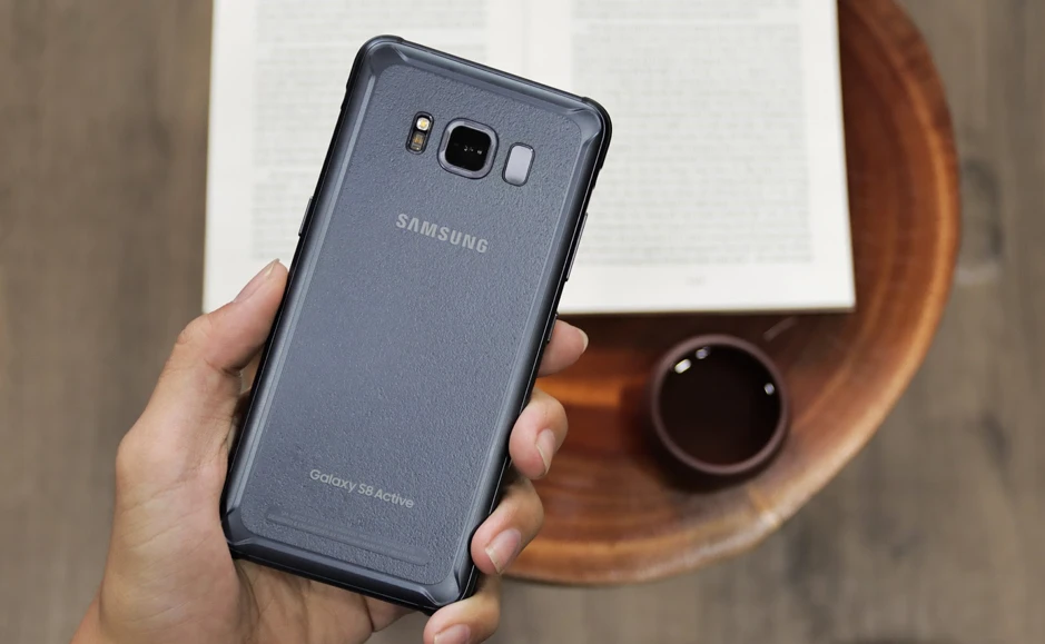Samsung Galaxy S8 Active hút khách trong tầm giá 7 triệu ảnh 1 Samsung Galaxy S8 Active hút khách trong tầm giá 7 triệu ảnh 1