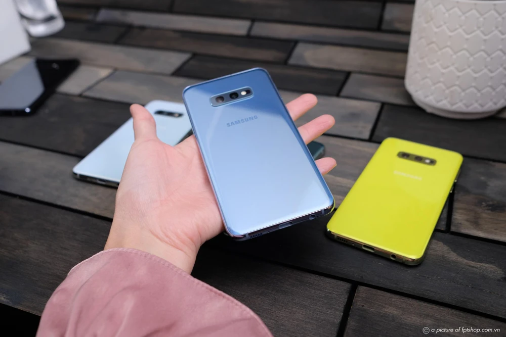 Người dùng có thể đến FPT Shop để dùng thử Galaxy S10