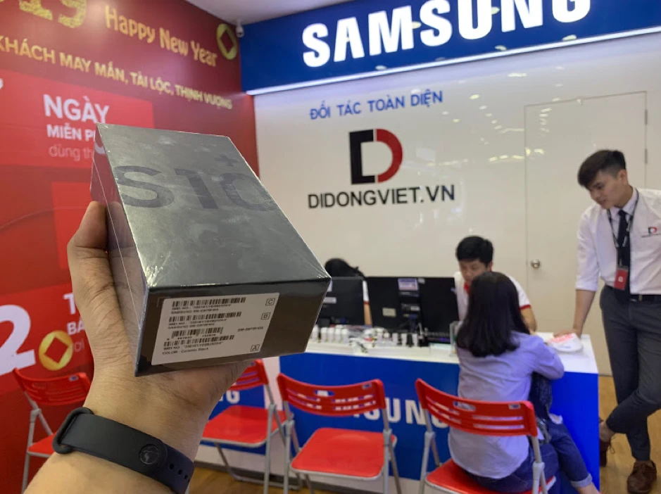 Phiên bản S10+ 1TB tại Di Động Việt