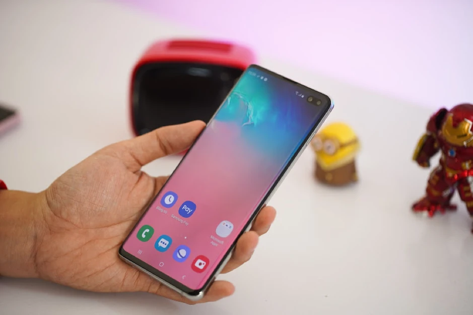 Người mua có thể chớp ngay cơ hội tiết kiệm đến 4,7 triệu khi mua Galaxy S10, S10 Plus tại Di Động Việt