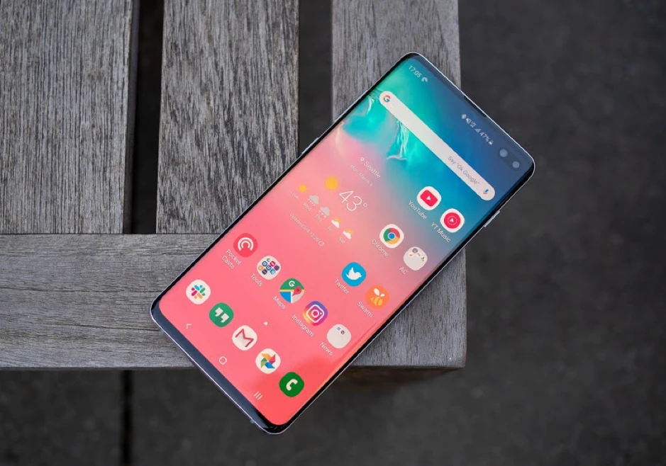 Galaxy S10 Plus giảm còn 17,6 triệu đồng