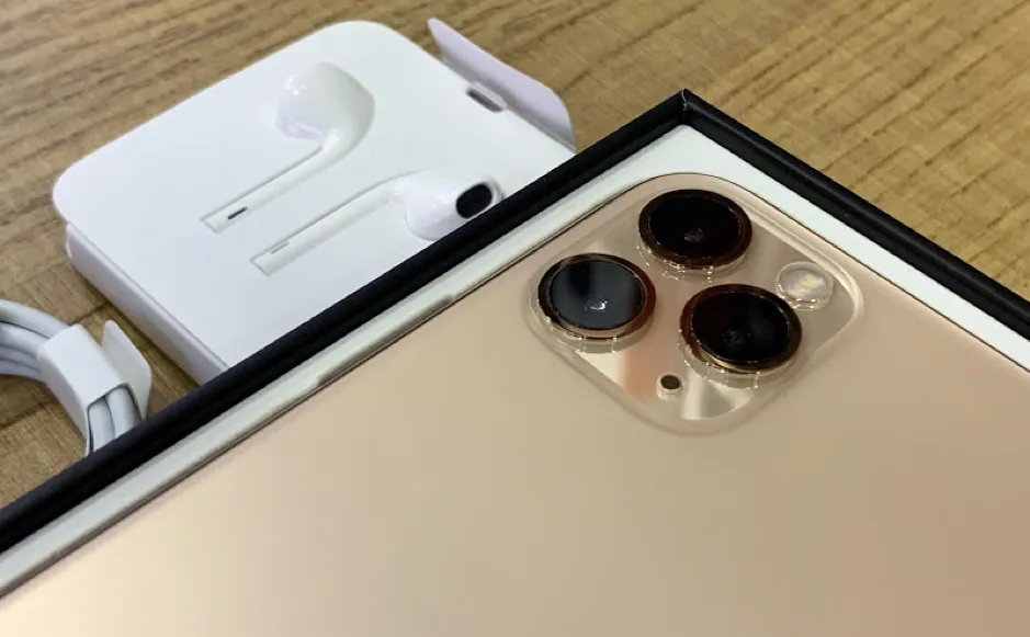 Mở hộp iPhone 11 Pro Max tại Di Động Việt, giao hàng từ ngày 20-9 ảnh 4