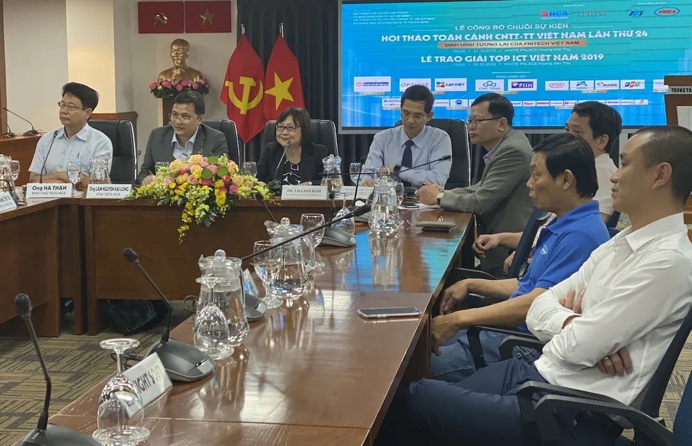 Vietnam ICT Outlook - VIO 2019: Định hình tương lai Fintech Việt Nam  ảnh 1