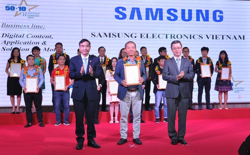 Samsung Vina được vinh danh “Top 50 doanh nghiệp CNTT hàng đầu Việt Nam năm 2019”