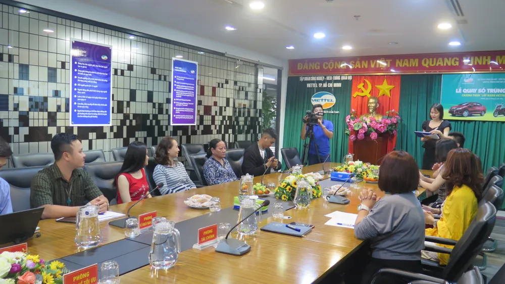 Viettel TPHCM tổ chức lễ quay số trúng thưởng chương trình “Lắp mạng Viettel- Ô tô theo về” ảnh 1 Viettel TPHCM tổ chức lễ quay số trúng thưởng chương trình “Lắp mạng Viettel- Ô tô theo về” ảnh 1
