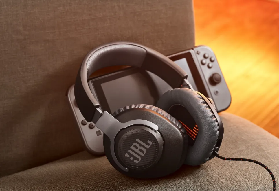 JBL ra mắt dòng tai nghe Club và gaming Quantum tại CES 2020 ảnh 1 JBL ra mắt dòng tai nghe Club và gaming Quantum tại CES 2020 ảnh 1