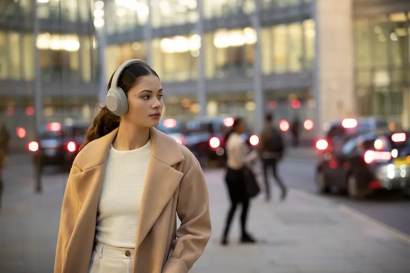 Sony chính thức giới thiệu mẫu tai nghe choàng tai chống ồn WH-1000XM4 ảnh 4