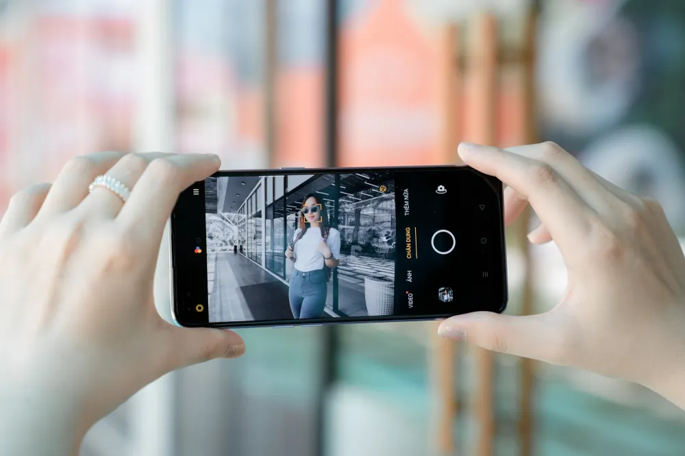 OPPO chính thức giới thiệu Reno4 phiên bản “Tím Khói”  ảnh 2 OPPO chính thức giới thiệu Reno4 phiên bản “Tím Khói”  ảnh 2